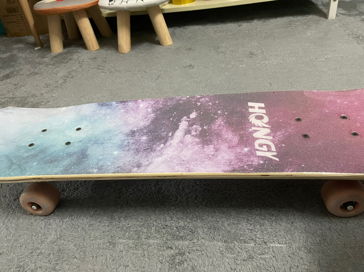 四轮滑板 买了两个星期 滑过两三次 然后就...