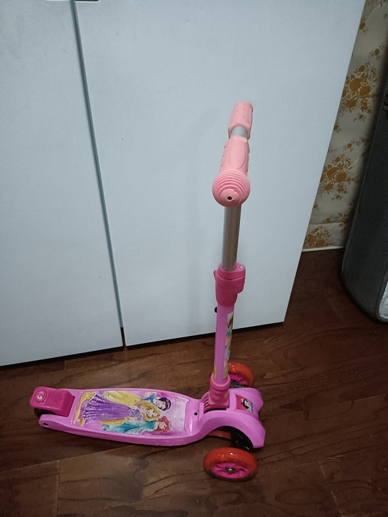 迪士尼滑板车