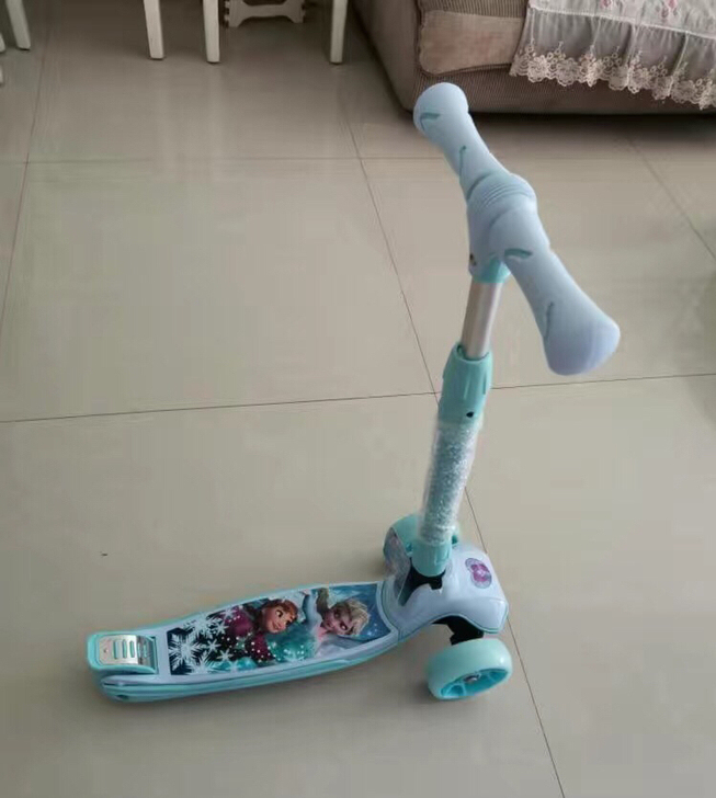 正品迪士尼儿童滑板车3-6-12岁宝宝平衡...