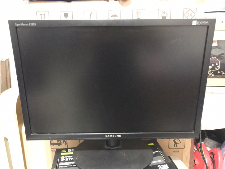 三星22寸显示器  色彩排名数一数二不用多...