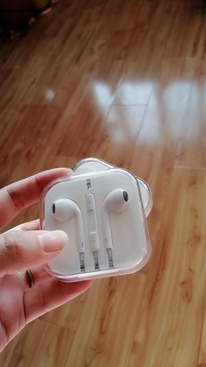 9.8元包邮。一个。全新耳机,适用oppo...