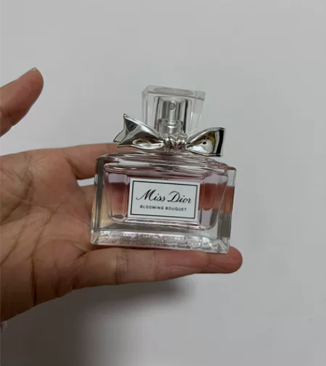 迪奥 花香小姐 香水 30ml 全新,但是...