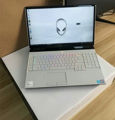 144Hz 2080 高端游戏本电脑 外星...