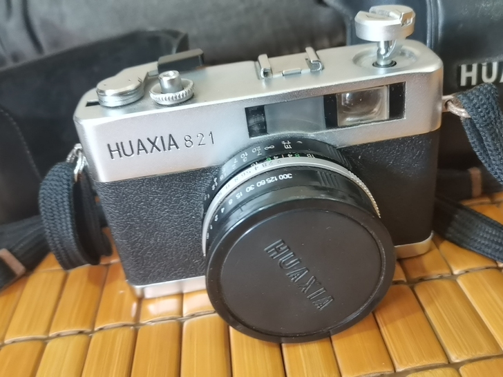 华夏821型旁轴机械手动相机,成色新 无磕...