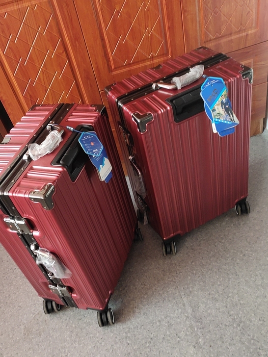 结婚陪嫁箱子，实体店600元买的，几乎全新...