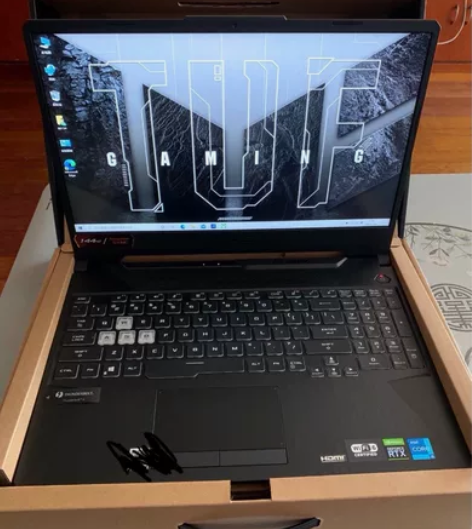 华硕（ASUS)飞行堡垒9 15.6英寸笔...