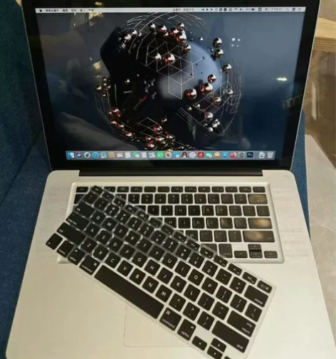 急转前男朋友给我买的i7顶配MacBook...