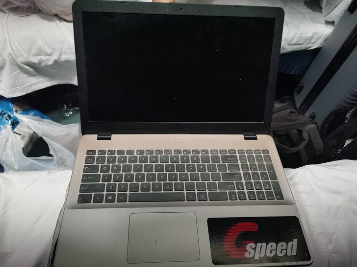 华硕笔记本V587UN8250