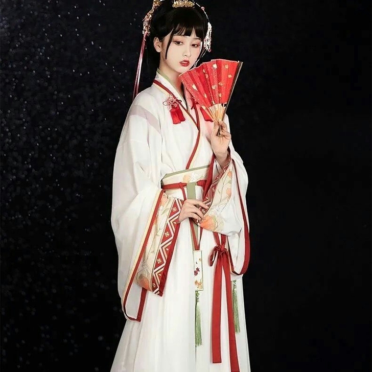 低价出池夏繁花入梦:云裳仙晋制直领交窬裙原...