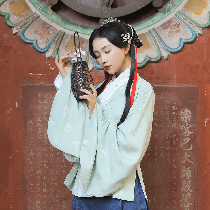 兰若庭 汉服 如意松鼠 明制 暗纹 交领 ...