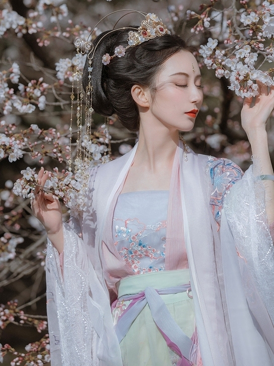 全新 钟灵记憬鸿大袖衫配齐胸襦裙汉服飘逸国...