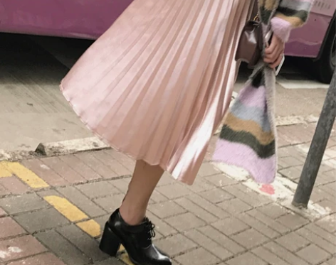 秋冬中长款英伦复古高腰A字风琴褶大摆裙金丝...