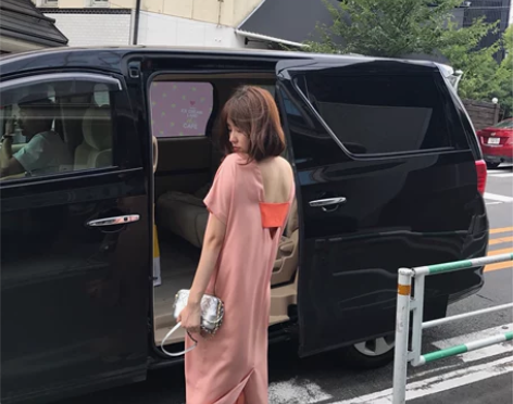 ?AC天丝极简风小心机裸背连衣裙露背性感女...