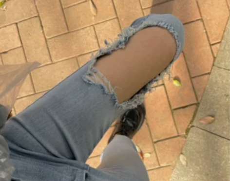 韩国2022新款复古高腰设计心机浅色破洞百...