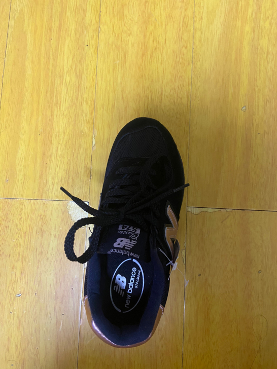 新百伦全新,真反毛皮,37.5码,全新的。