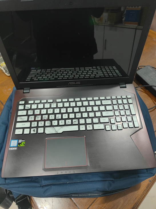 华硕飞行堡垒FX53V,成色几乎全新,没任...
