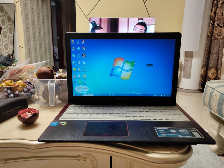 自己上大学时候用的笔记本~华硕的飞行堡垒f...