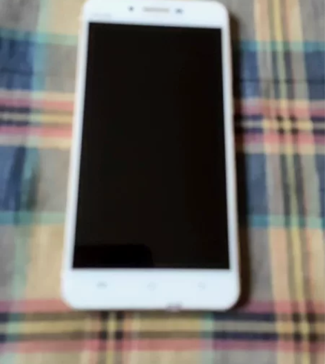 VIVO x6s A，内存大小4+64，处...