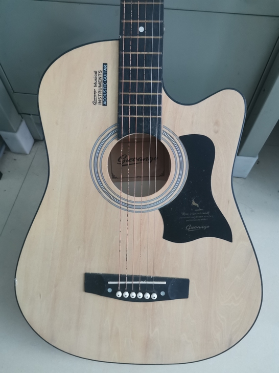 纪梵高单板吉他