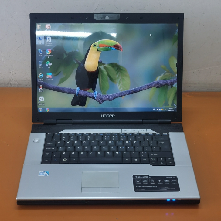 神舟笔记本。成色不错，无维修史。