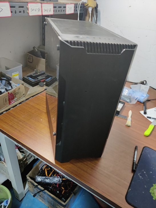 航嘉钢化玻璃侧透机箱。成色看图,个人电脑拆...