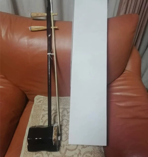 全新转卖,二胡,琴行428买的,一次没有用...