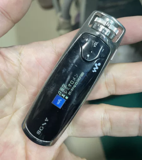 索尼鱼雷s703 耳机不响，应该是通病，转...