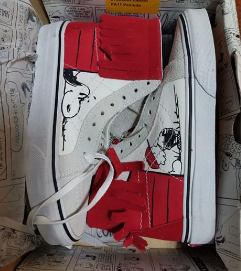 Vans史努比联名款女士运动板鞋,专柜正品...