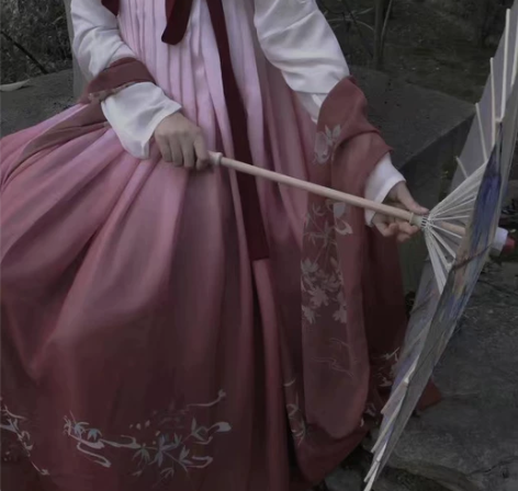 可换御篇传统汉服 感兴趣的话点“我想要”和...