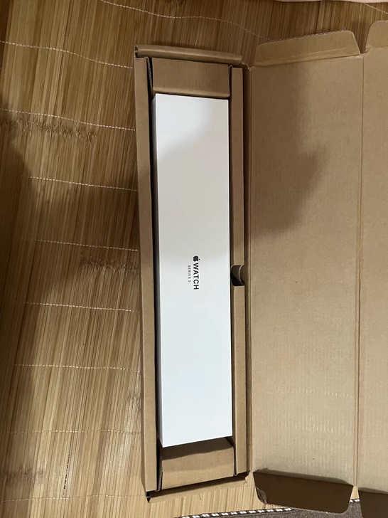 出售一个全新未拆封苹果Apple  Wat...