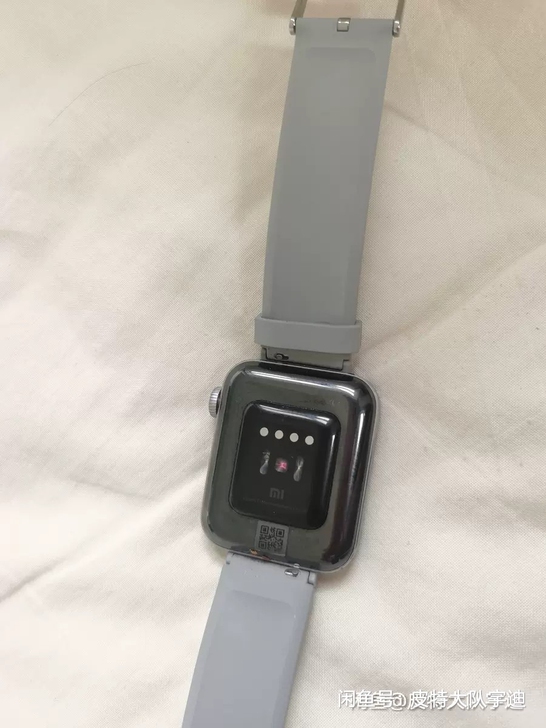 小米watch 屏幕有些许划痕边框也有点磕...