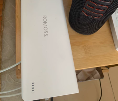 家里充电宝闲置,甩卖99新罗马仕25000...