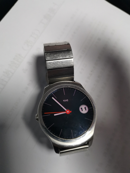 智能手表ticwatch2,经典款式。明显...