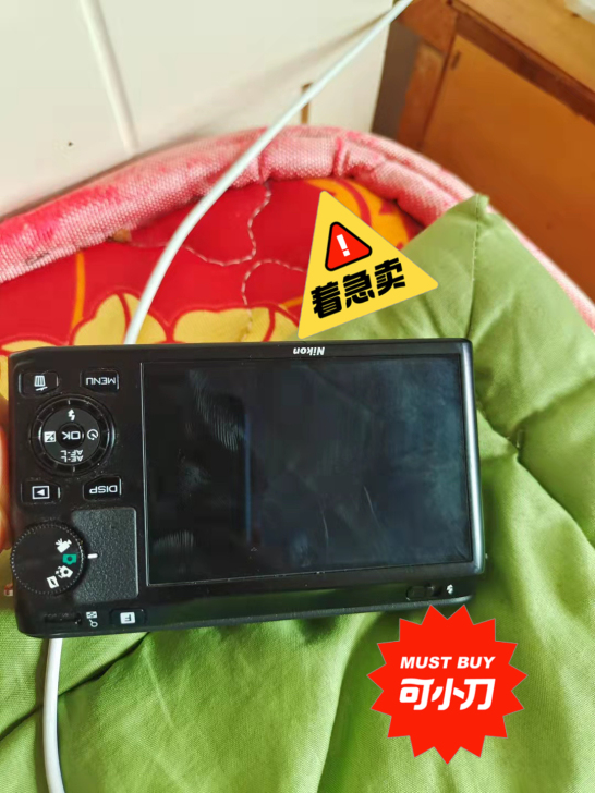 尼康相机 着急出售带充电器