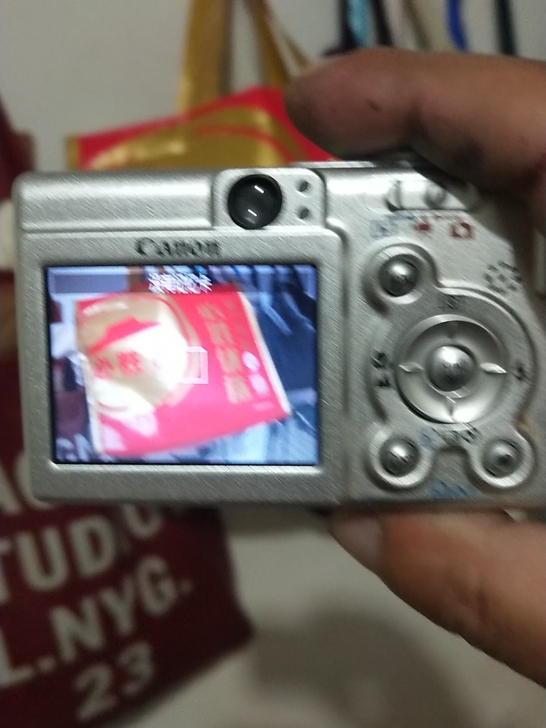 佳能。IXUS30数码相机功能齐全。有电池...