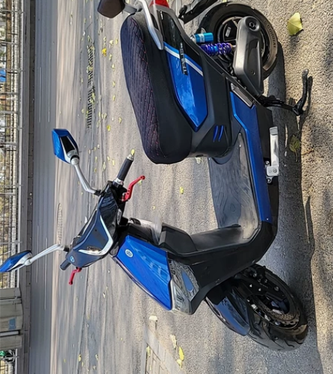 台铃虎贲电动车,新换后减震花300多,手续...