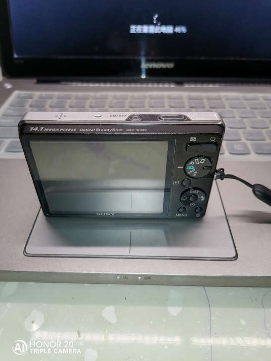索尼dsc-w390数码相机实拍图，成色极...