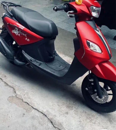 银钢踏板车才泡一万多公里车子21车子加装射...