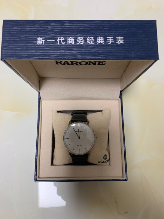 雷诺石英表，全新，一次没带过，包装盒和用户...