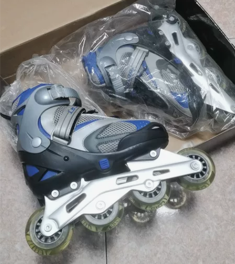 99新软面旱冰鞋可调大小（40-44码） ...