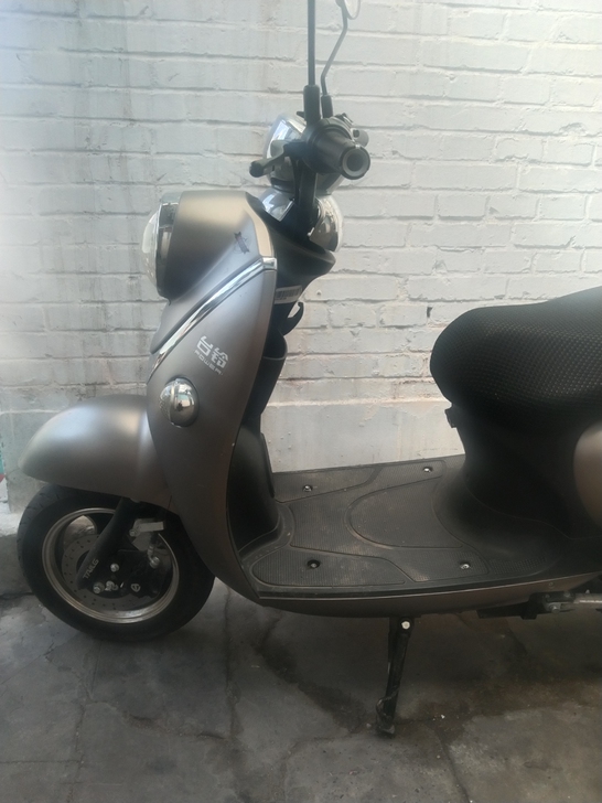 出售台铃电动车72伏，六块电瓶，正常行驶五...