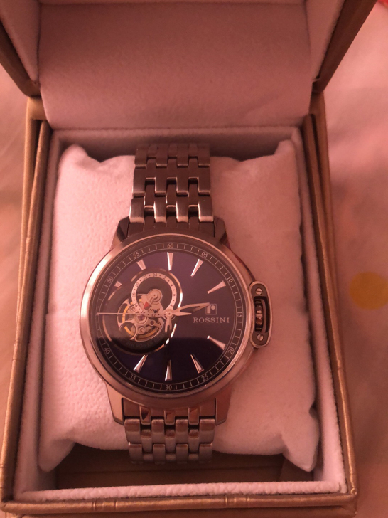 罗西尼W05C九成新，2019年2300入...