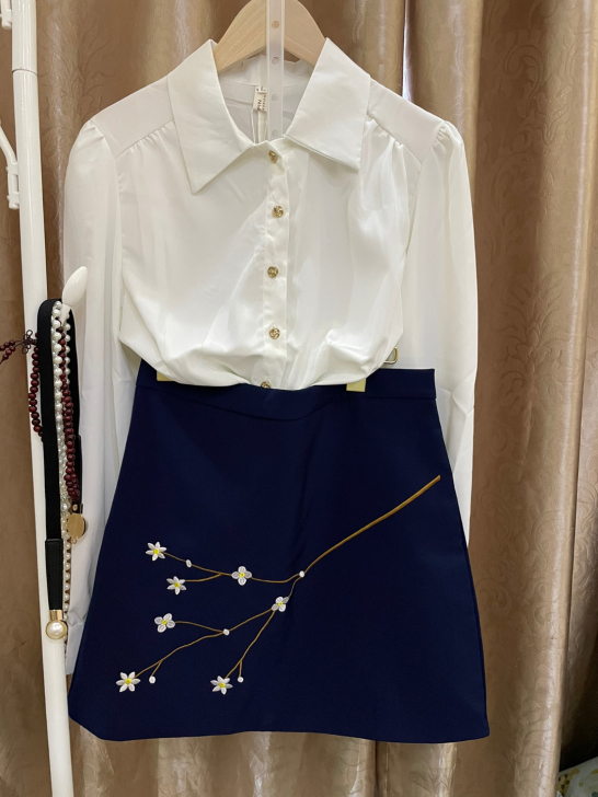 爱依服半身裙L码a字裙女春夏2021新款韩...