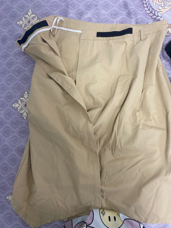 臀巾粘扣设计 A字裙