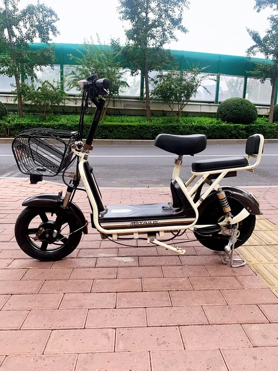 台铃电动车 买车送头盔