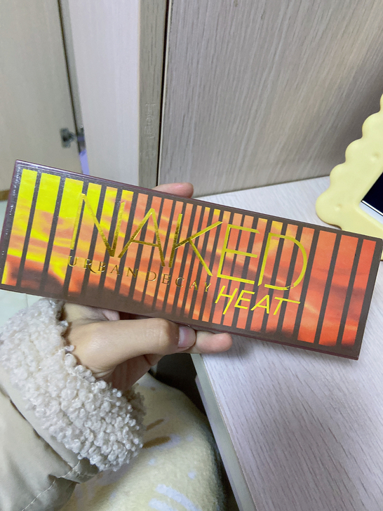 衰败城市眼影盘 微商99买的 不是正 就用...