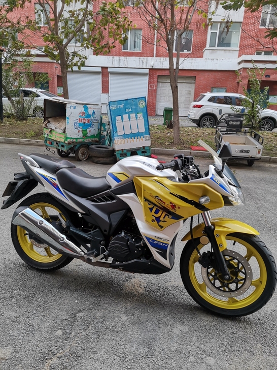 力帆KPR200摩托车