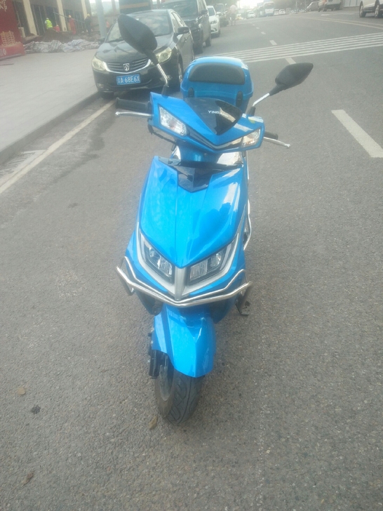 银钢俠踏板车摩托车，正规银钢摩托，买了三个...