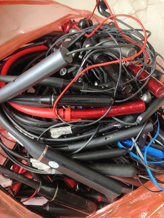 50多个运动蓝牙耳机，打包带走100包邮，...