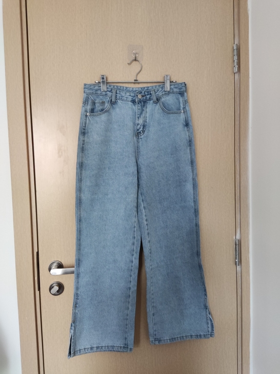 实体店购入,阔腿开叉牛仔裤,XL,仅试穿